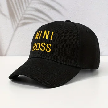 בגיל העמידה ילד רקום קטן הבוס כובע המצחייה
