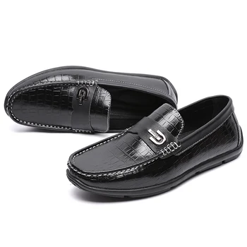 יוקרתי גברים חדשים נעלי גברים עור אמיתי שטוח נעליים לנשימה נעליים מזדמנים במשרד נעלי אופנה אפונה נעלי נהיגה נעלי