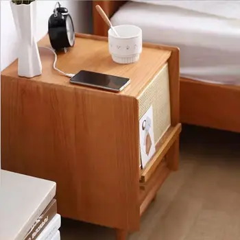 יפני בעבודת יד קש השידה שליד המיטה, שולחן עץ מלא יומנים פשוטים השינה ליד המיטה פשוטה דירה קטנה לאחסון.
