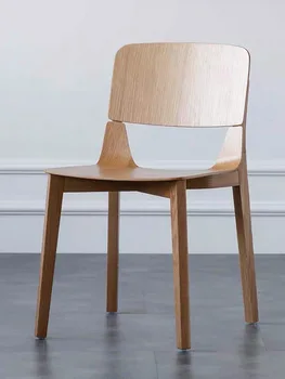 כיסא עץ הלב בחזרה עץ מלא צואה השינה למשפחה אחת בסלון מחקר אוכל עץ לבן פשוט של אלון כיסא יחיד.
