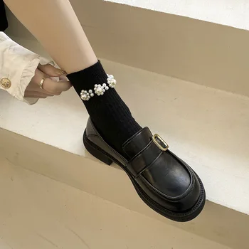 נשים דרבי נעליים להחליק על בוהן עגול שחור דירות מזדמנים נקבה סניקרס רכה בסגנון בריטי נעליים עם פרווה לנשים נעליים לאה